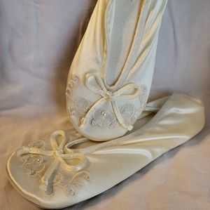 Isotoner ballet flat house shoes